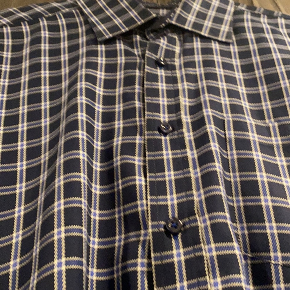 Size large and NWOT flannel Bugatchi 🔥🔥🔥